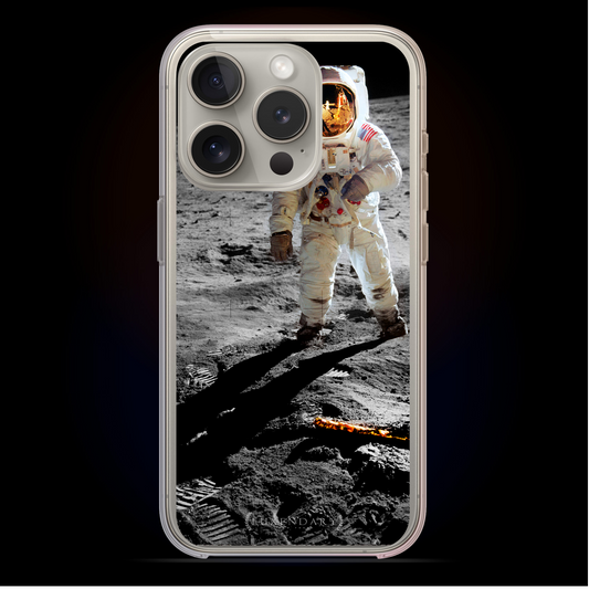 ASTRONAUT THE MOON, iPhone 15 / Pro / Pro Max / Plus clear case with Magsafe